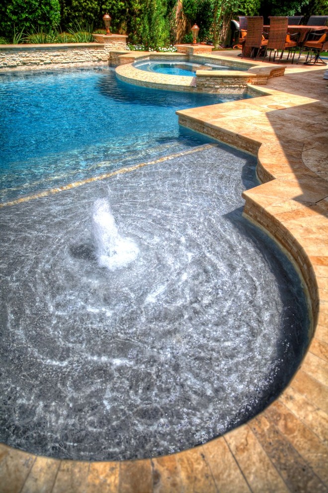 Idée de décoration pour une piscine.