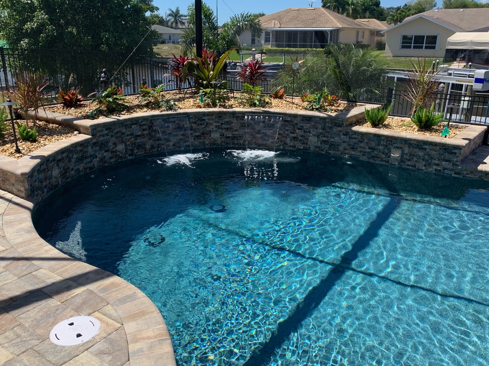Greene - Cape Coral, Florida - Pool - Miami - by Sunset Pools | Houzz