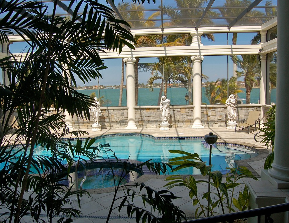 Foto di una piscina classica