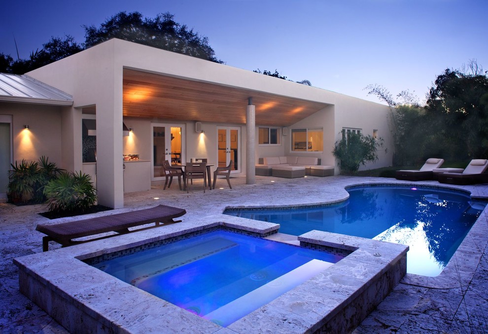 Inspiration for a contemporary pool remodel in Miami