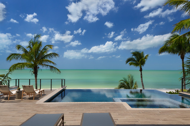Hickory Beach Front Home - Klassisch modern - Pools - Miami - von