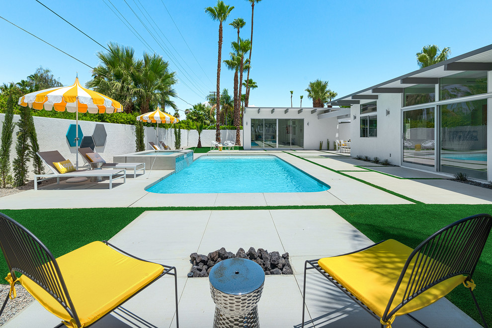 Retro Pool in rechteckiger Form mit Betonplatten in Los Angeles