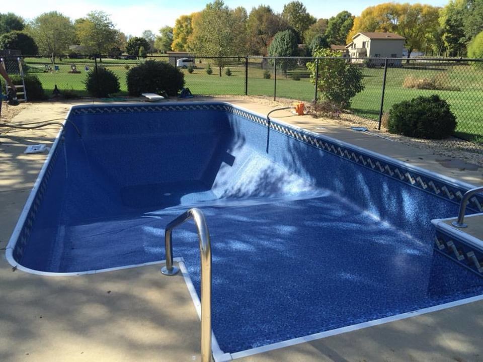 In Ground Vinyl Liner Swimming Pool Installations Traditional Pool Indianapolis By Raft