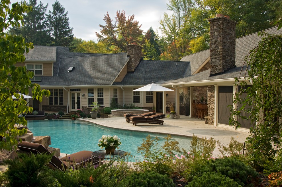 Inground Pool, Spa and Pavilion - Klassisch - Pools - Cleveland - von ...