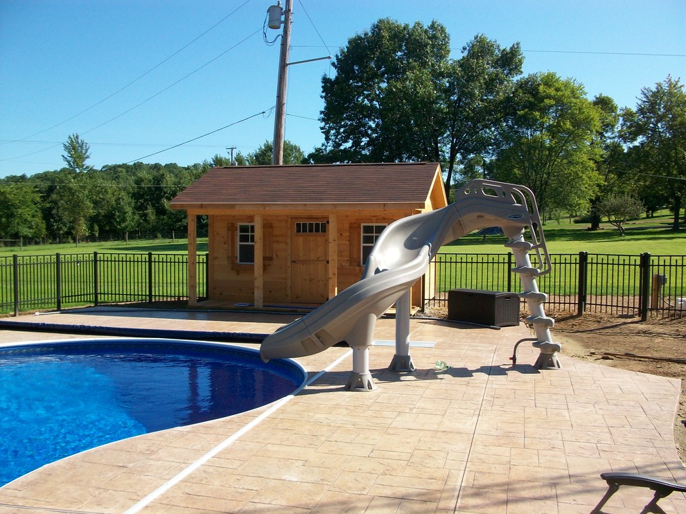 Inground pool with pool house Pool Cleveland by Litehouse Pools