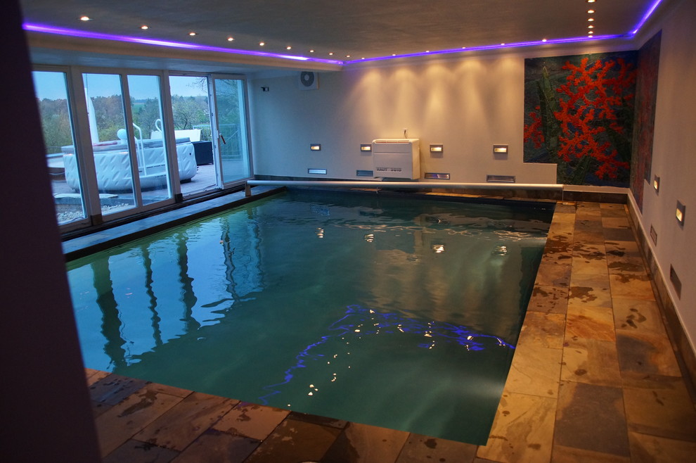 Moderner Pool in Sonstige