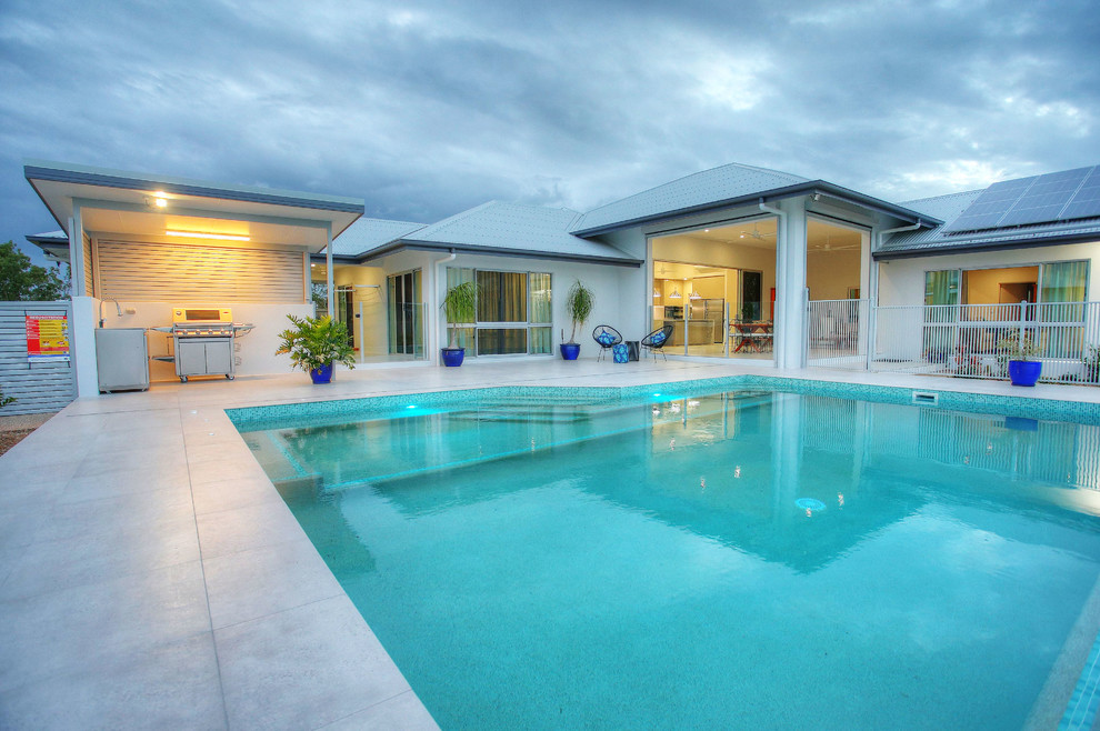 Contemporary swimming pool in Townsville.