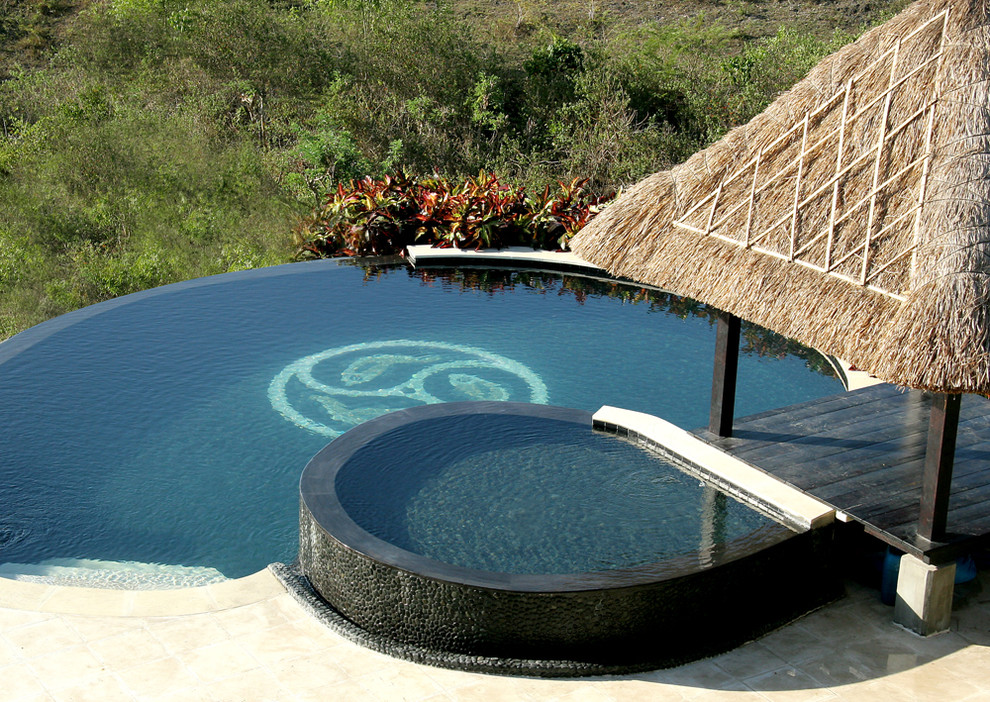 Inspiration for a modern pool remodel in Other