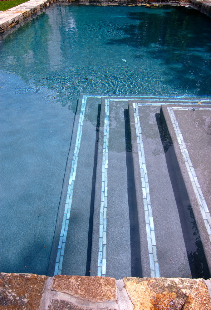 Пример оригинального дизайна: бассейн в стиле фьюжн