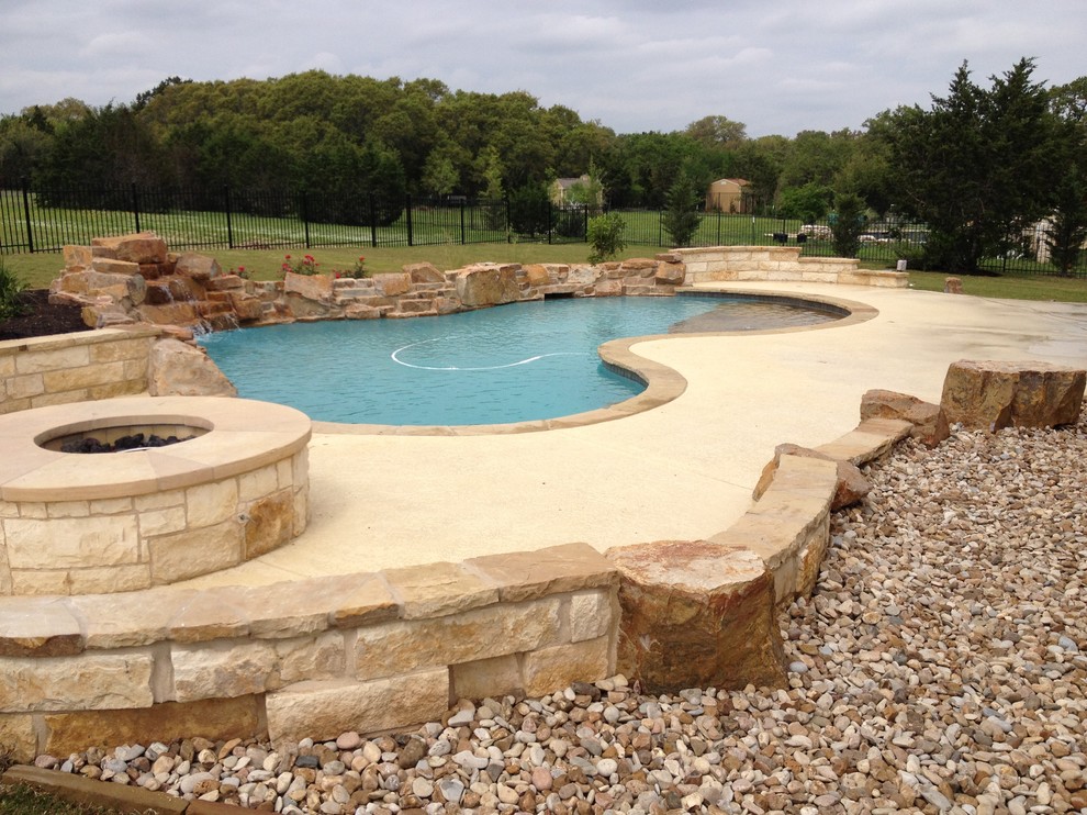 Design ideas for a contemporary swimming pool in Austin.