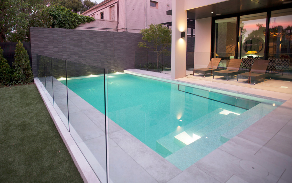 Kenley Court, Toorak Modern Pool Melbourne by Australian Spas