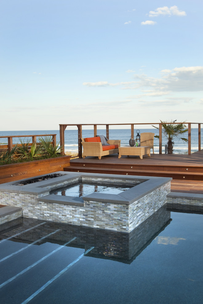 Inspiration for a world-inspired hot tub in Wilmington with decking.