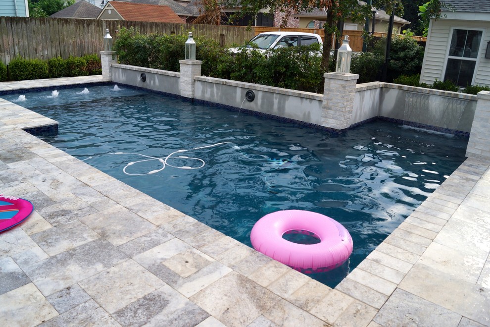 This is an example of a contemporary swimming pool in New Orleans.
