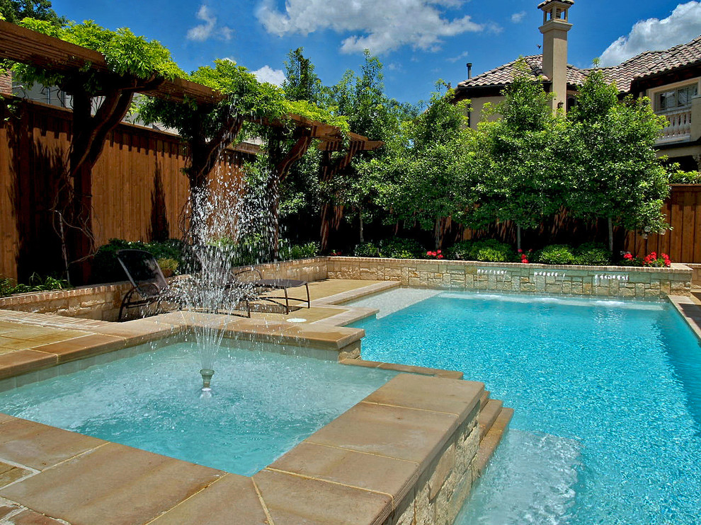 Photo of a contemporary swimming pool in Dallas.