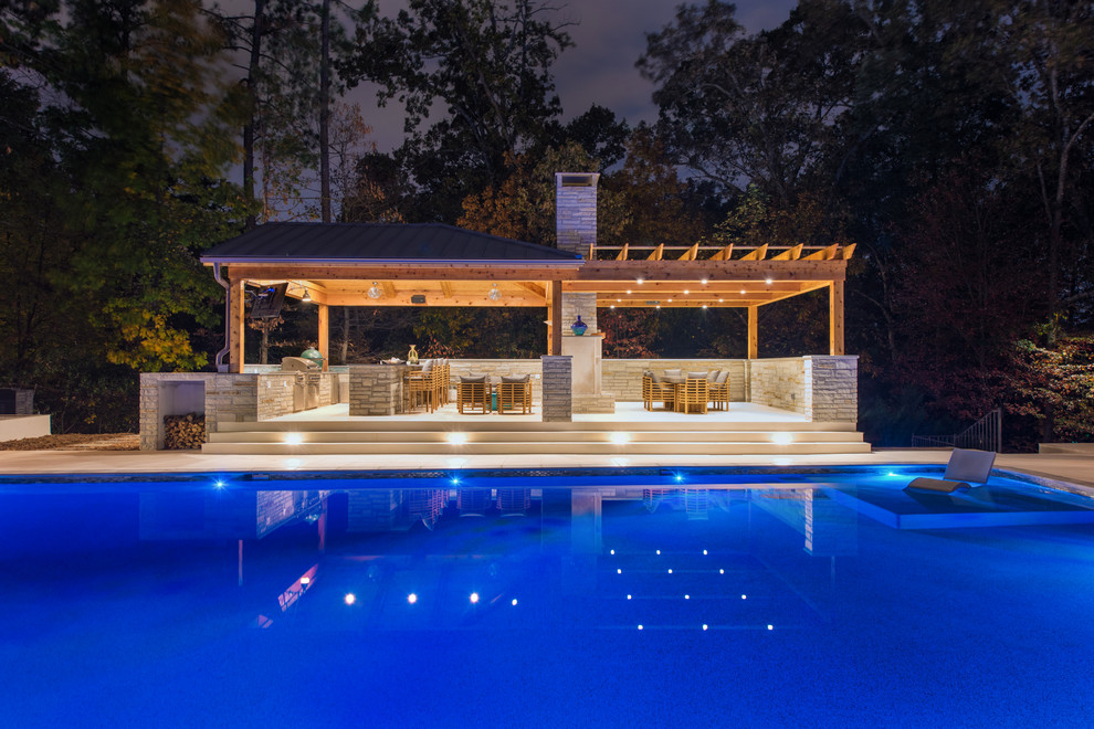 Großes, Gefliestes Modernes Poolhaus in rechteckiger Form in Atlanta