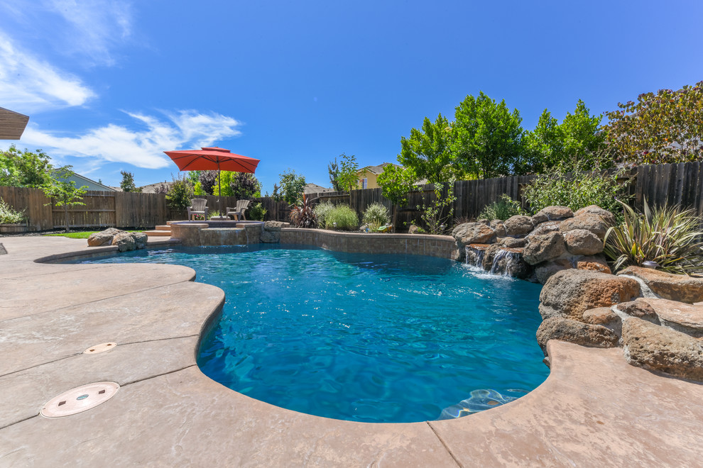 Lincoln Pool & Spa Tropical Pool Sacramento by Premier Pools