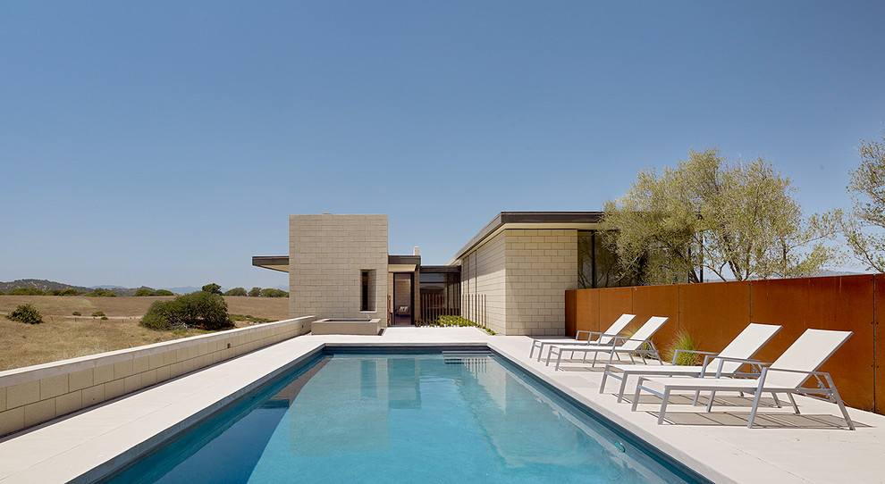 Example of a minimalist pool design in San Luis Obispo