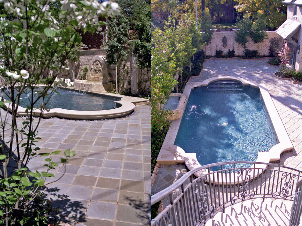 Imagen de piscina con fuente alargada tradicional grande rectangular en patio trasero con adoquines de ladrillo
