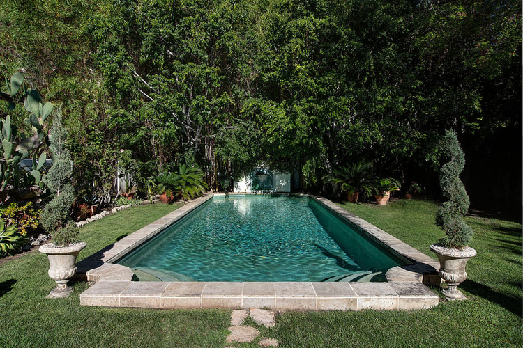Design ideas for a mediterranean swimming pool in Los Angeles.