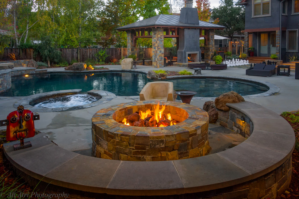 Example of a classic pool design in San Francisco