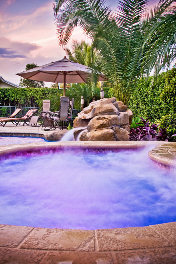 Pool - tropical pool idea in Miami