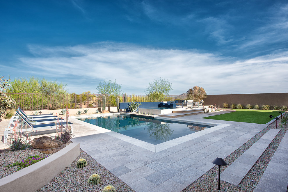 Luxury Pool, Perimeter Overflow Spa and Cantilevered Fire Feature ...