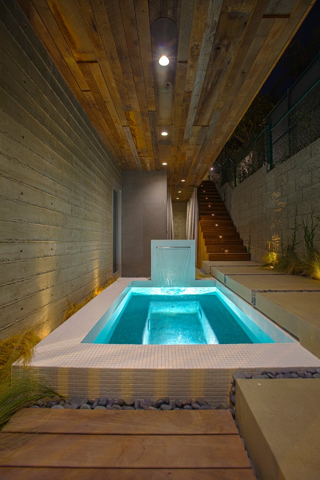 Contemporary rectangular swimming pool in Los Angeles.