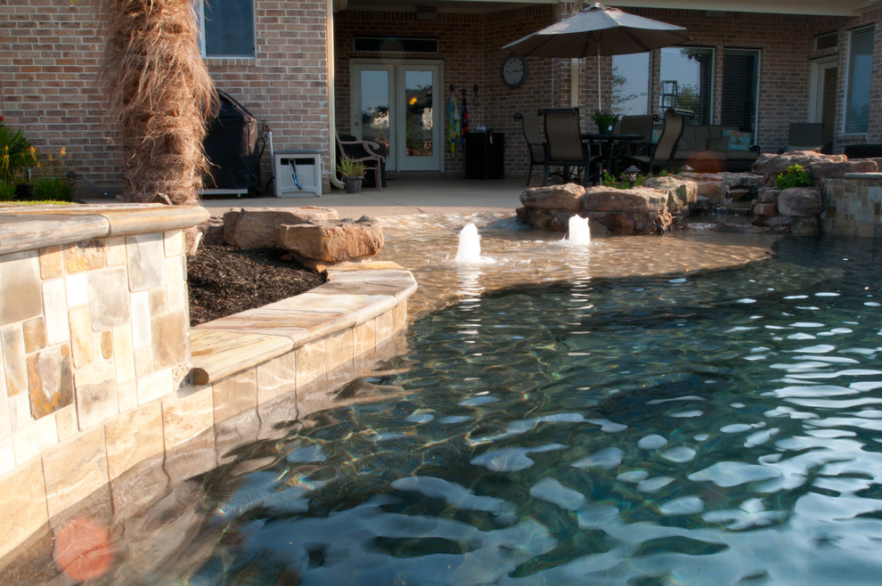 Pool - tropical pool idea in Houston