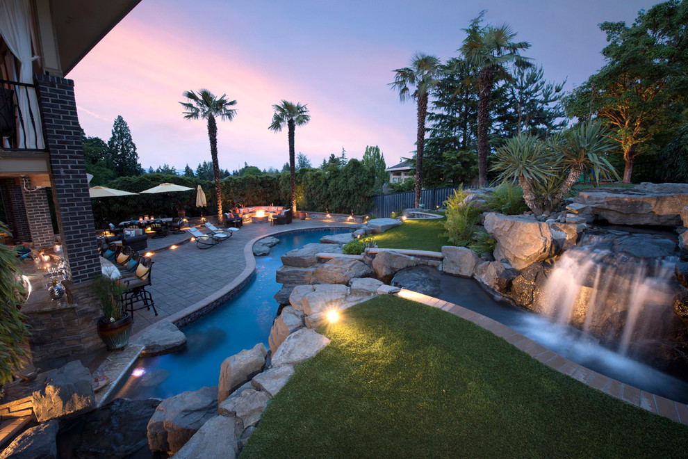 Example of an island style pool design in Portland