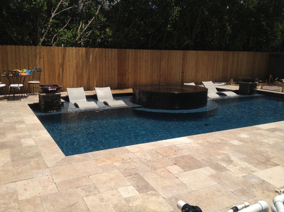 Metairie swimming pool and infinite hot tub Contemporary Pool New