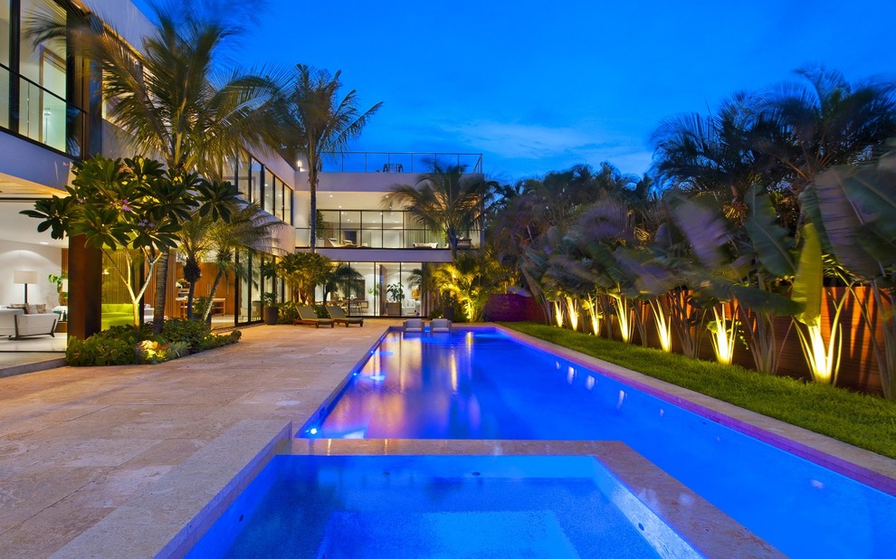 Design ideas for a contemporary swimming pool in Miami.
