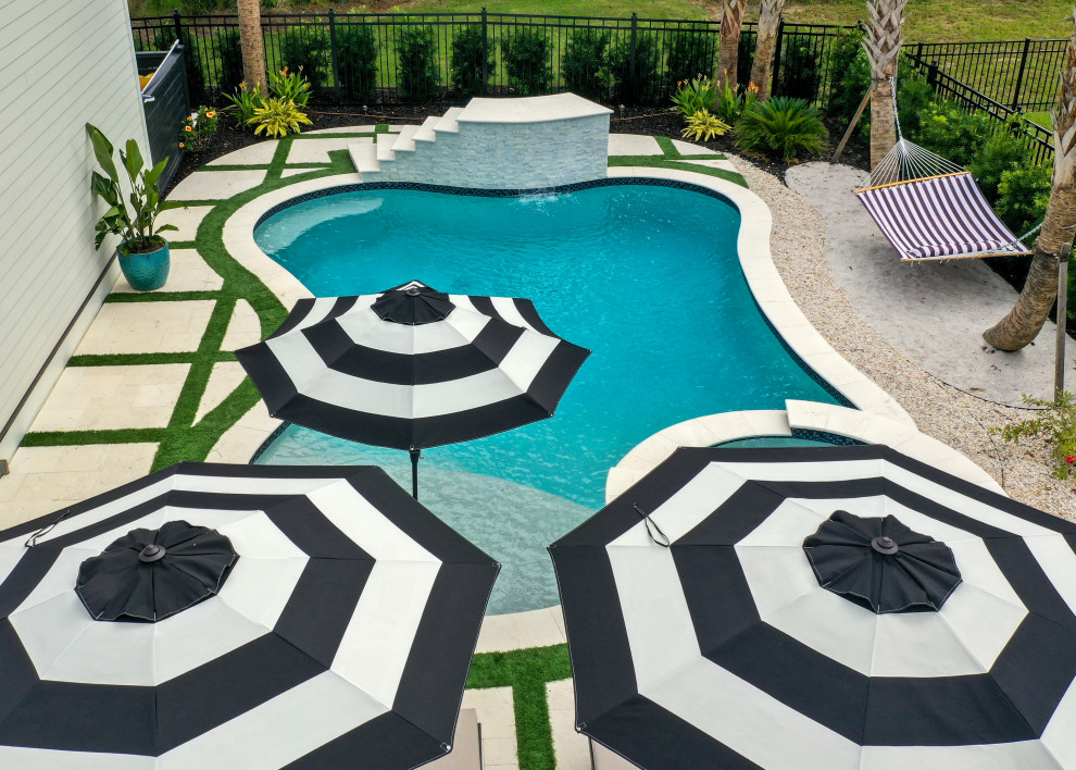 Example of a classic pool design in Charleston