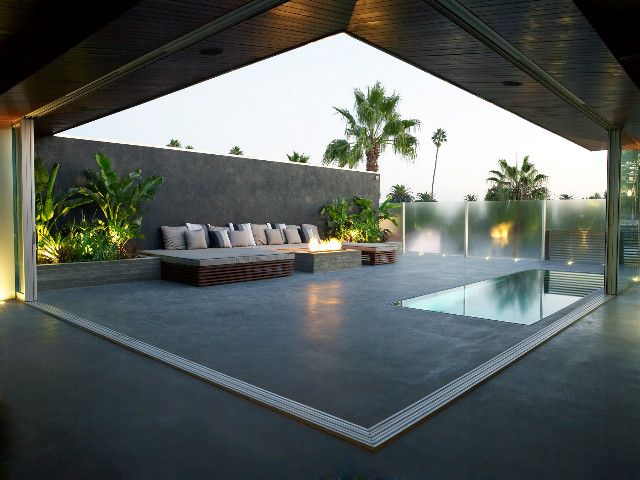 Minimalist rooftop rectangular lap pool fountain photo in Los Angeles