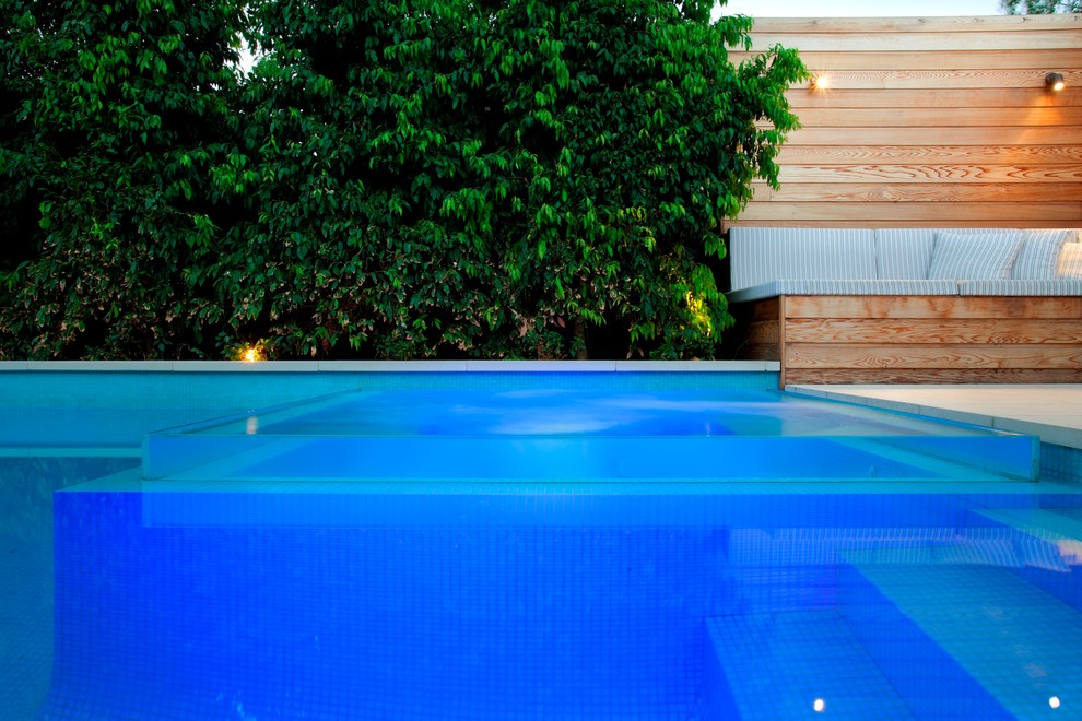 Источник вдохновения для домашнего уюта: бассейн в современном стиле