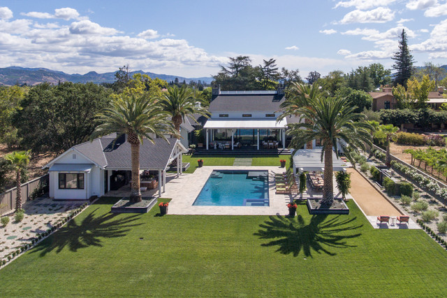 Napa Valley Farmhouse - Landhausstil - Pools - San Francisco - von