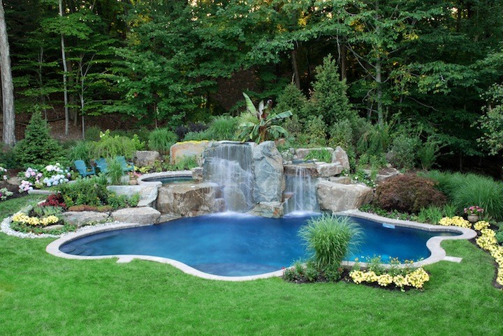 Inspiration for a contemporary pool remodel in New York