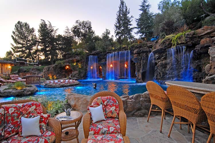 This is an example of a world-inspired swimming pool in Los Angeles.