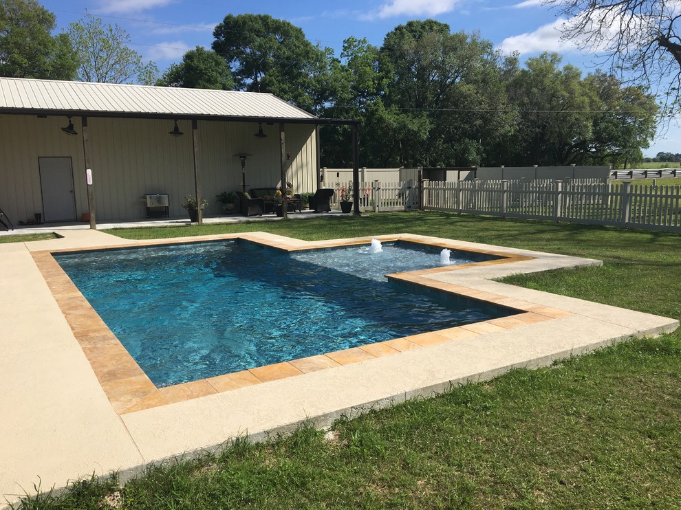 rectangle gunite pool with tanning ledge