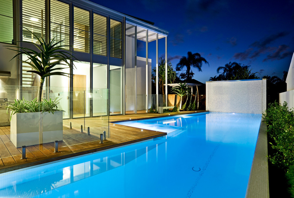 Design ideas for a contemporary swimming pool in Brisbane.