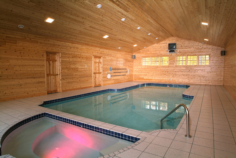 Immagine di una piscina stile americano