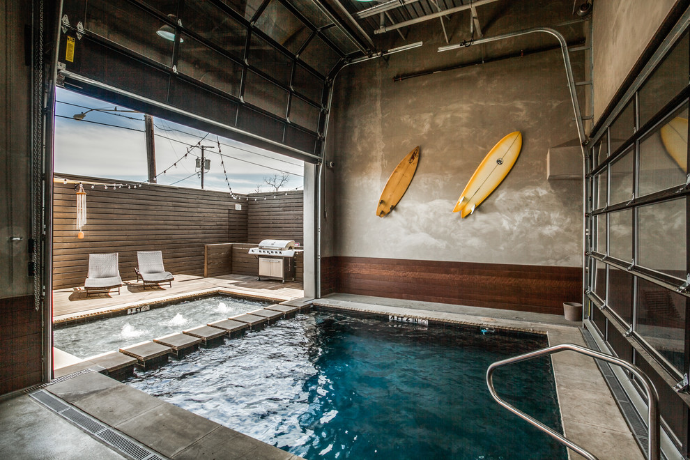 Design ideas for a modern indoor rectangular hot tub in Dallas.