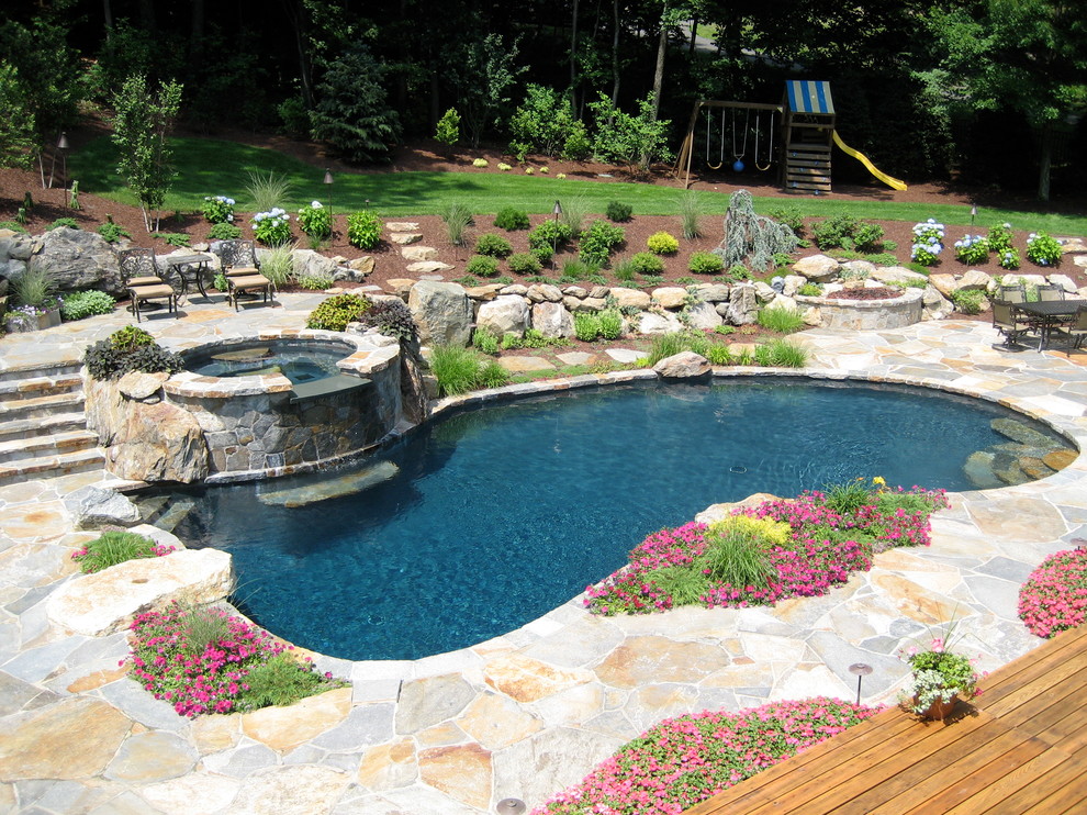 9 Pro Tips for Creating the Perfect Pool Landscape