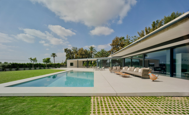 Offene Geste - Minimalistisch - Pools - Sonstige - von Schüco