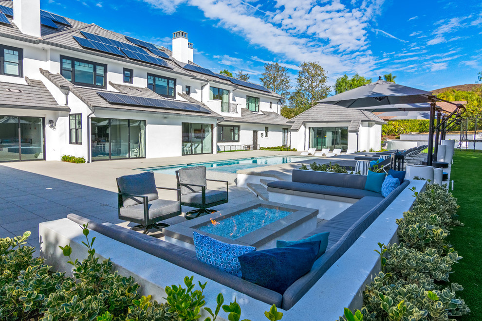 Orange County, CA Modern Pool Orange County by Teserra Outdoors