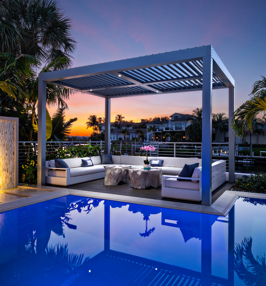 Moderner Pool in Miami