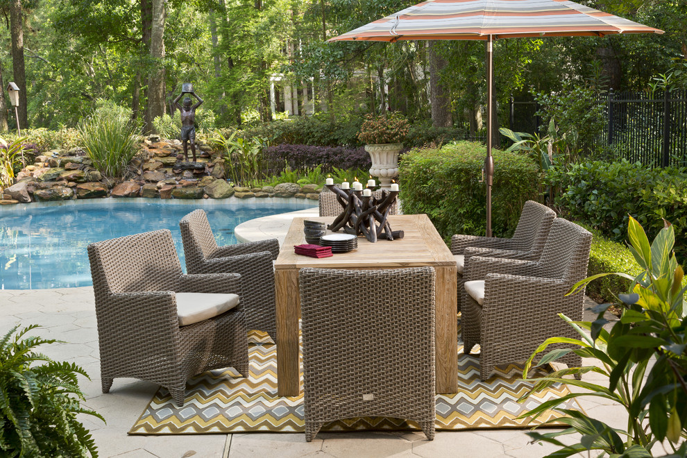 Outdoor Dining by the Pool - Contemporary - Pool - Houston - by Star