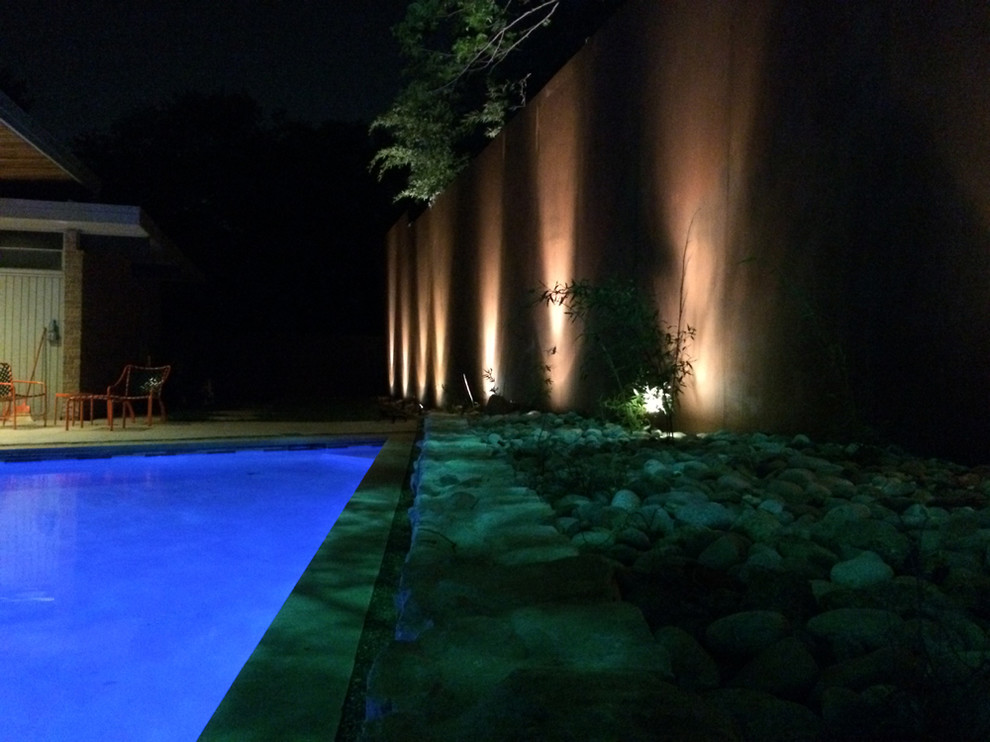 Réalisation d'une piscine minimaliste.