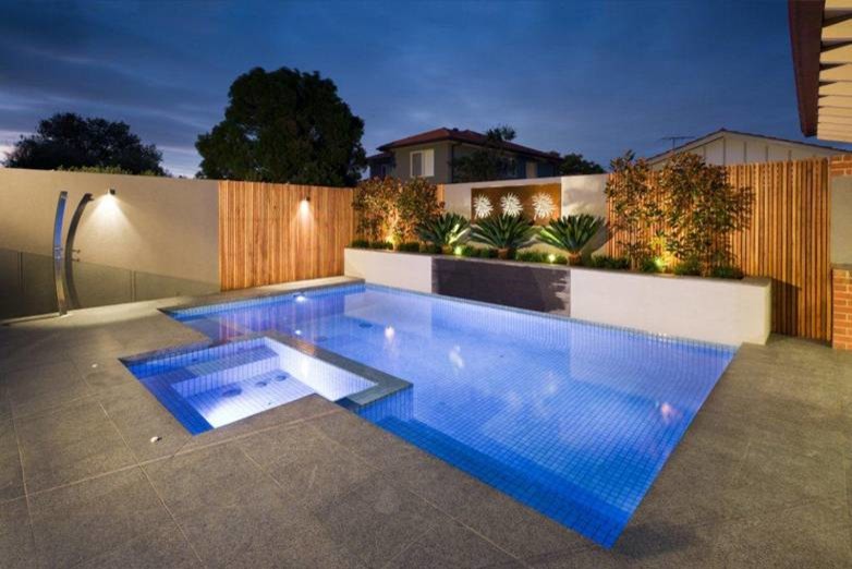 Inspiration for a modern pool remodel in Melbourne