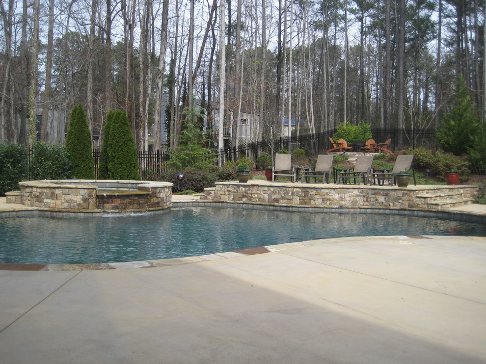 Inspiration for a classic swimming pool in Atlanta.