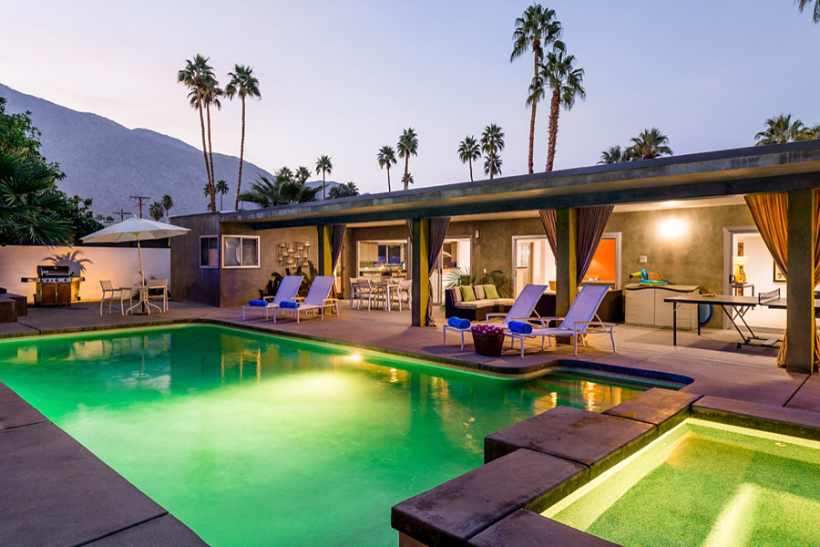 Inspiration for a 1950s pool remodel in San Diego
